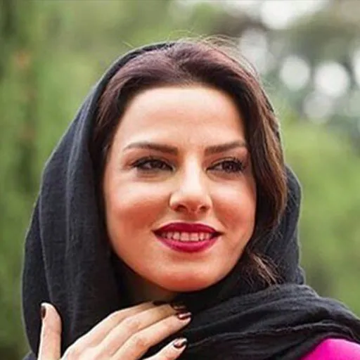 مونا داوودنژاد